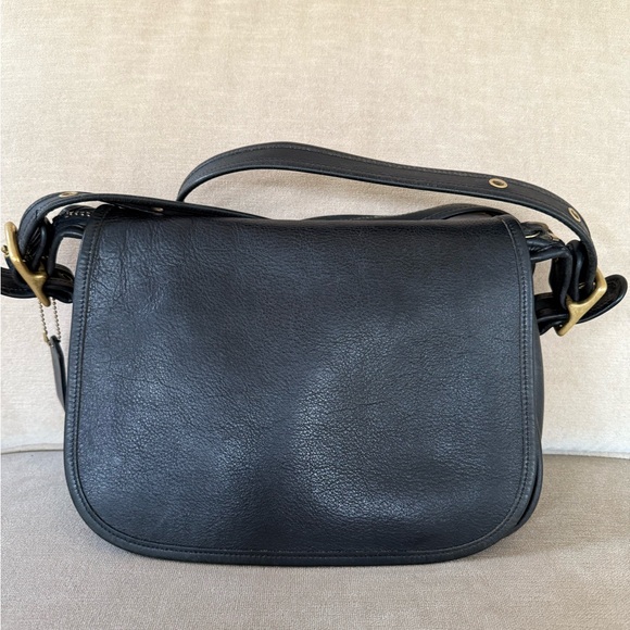 Coach Handbags - Coach Vintage Patricia Legacy Leather shoulder bag